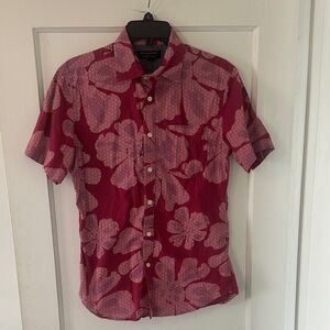 Banana Republic Red Floral Short-Sleeve Button-Down Shirt